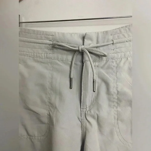 Athletic worksLight Grey shortslight weight fabricmedium - Picture 4 of 8